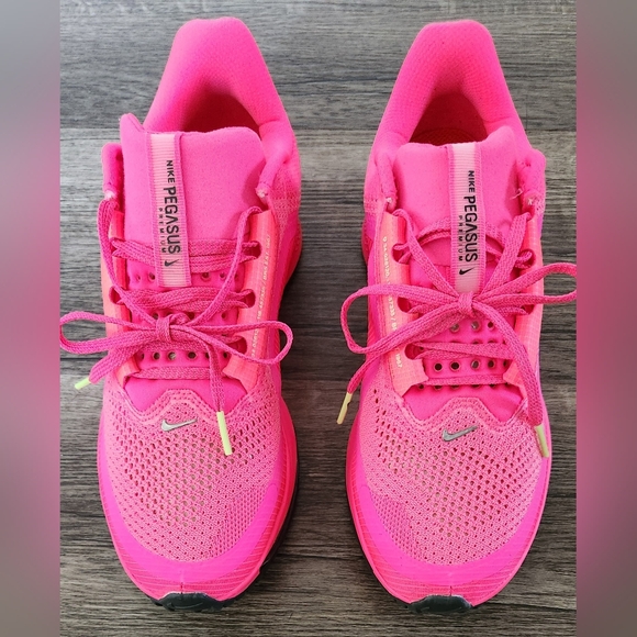 **NEW** Nike Air Zoom Pegasus Premium Sz 9.5 Hyper Pink Vibrant Neon Retail $210 - Picture 4 of 12